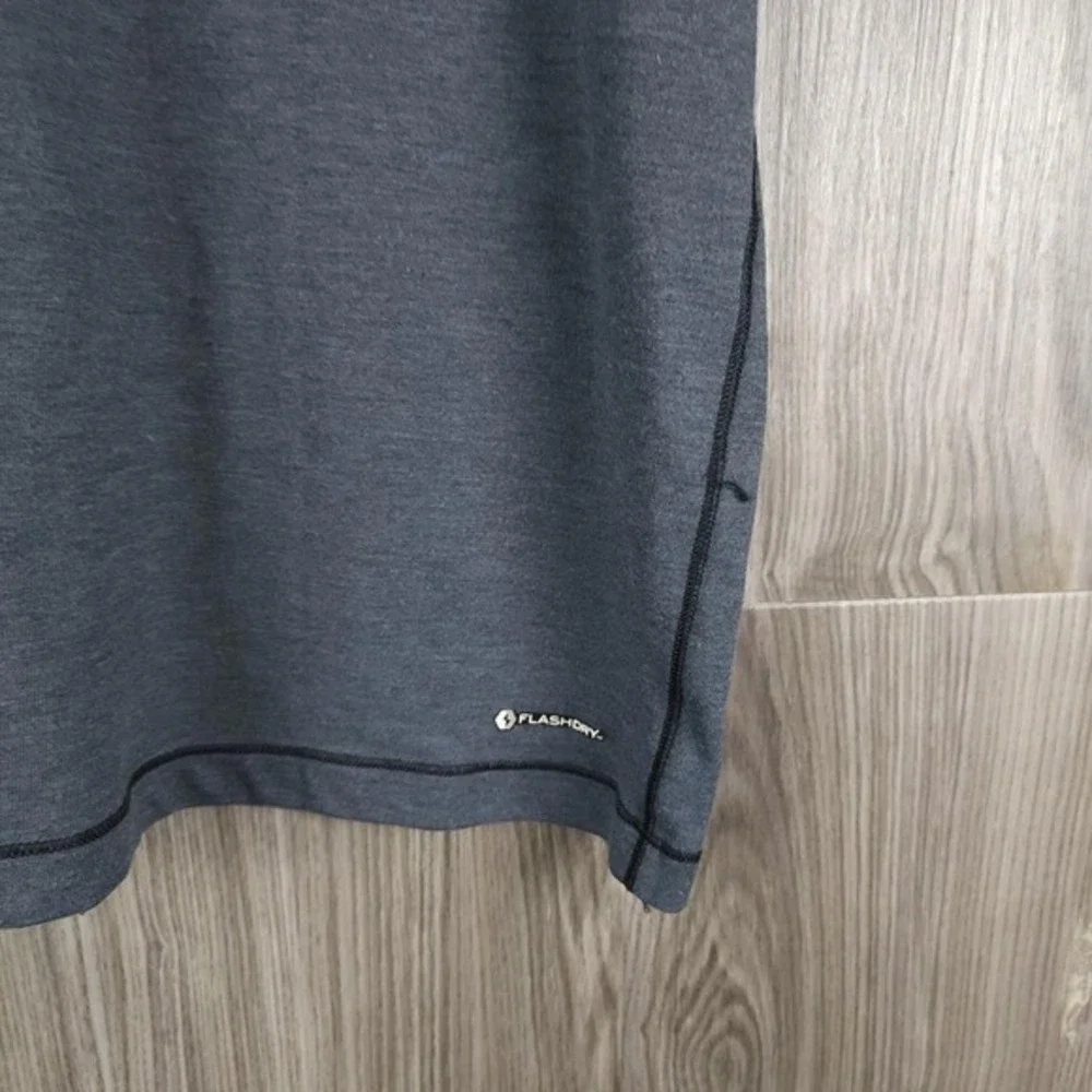 The‎ North Face Flash Dry Graphic Logo Men's Grey Tshirt